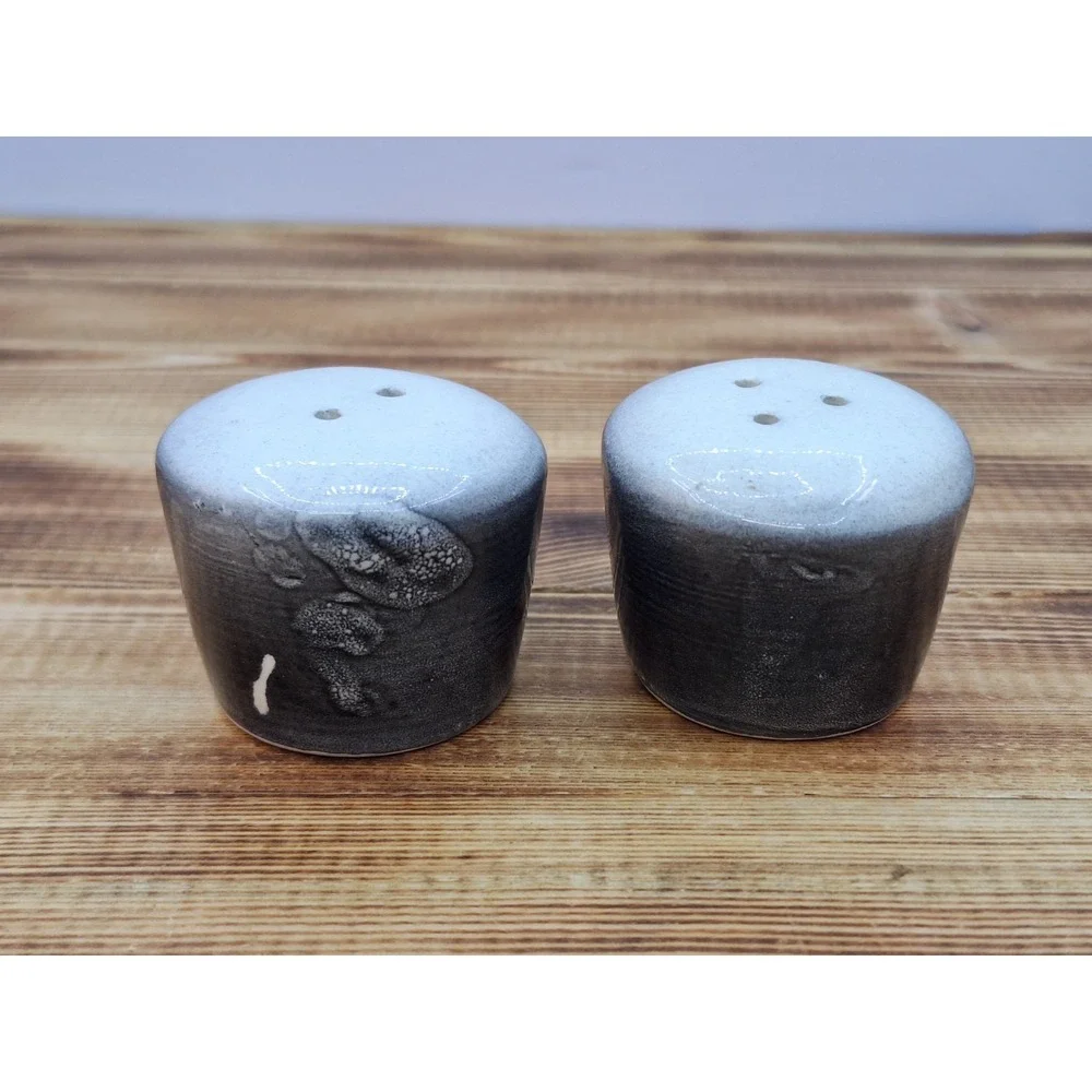Vintage Hand Made Ceramic‎ Salt & Pepper Shakers Stone Wear Pottery Reto Glaze